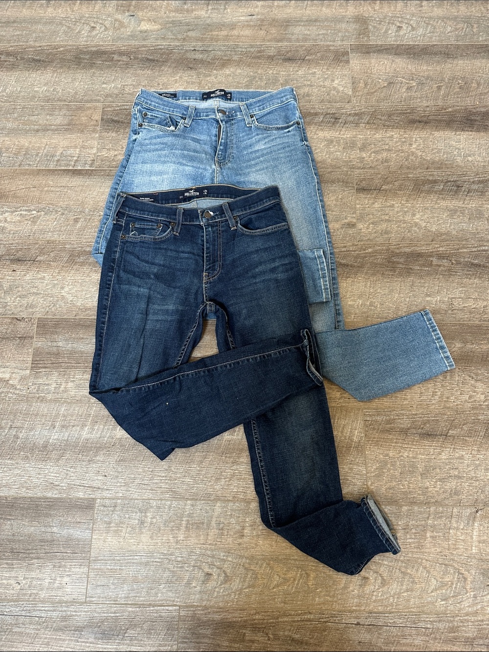 Hollister Two-Pack Bundle Skinny Jeans - Dark Blue & Light Blue size 30